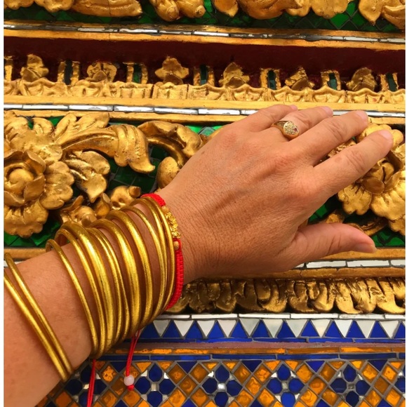 ✨⭐️Gold bangles ⭐️ ~ set of 6 size SM ~ NWOT - Picture 12 of 16